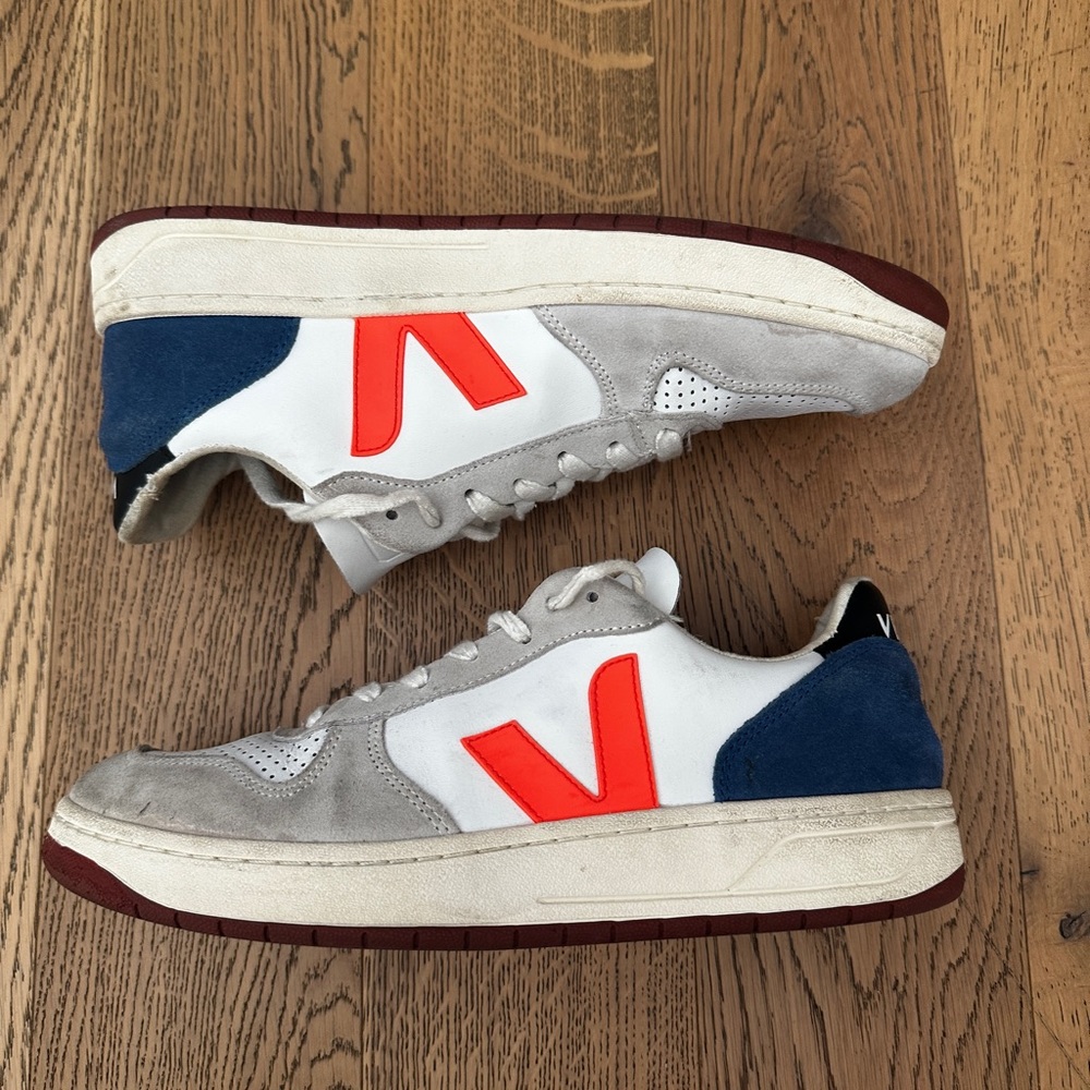 VEJA V-10 CWL WHITE NAUTICO
PEKIN